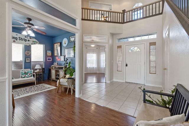 1007 W Saffron Street, Hanford, CA 93230