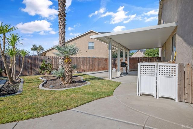 1007 W Saffron Street, Hanford, CA 93230