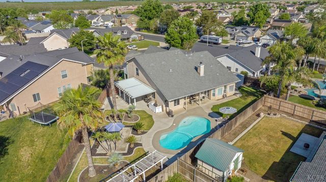 1007 W Saffron Street, Hanford, CA 93230