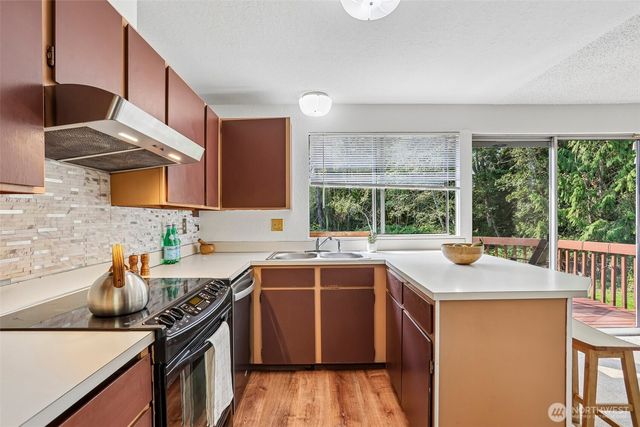 6845 NE 191st Street, Kenmore, WA 98028