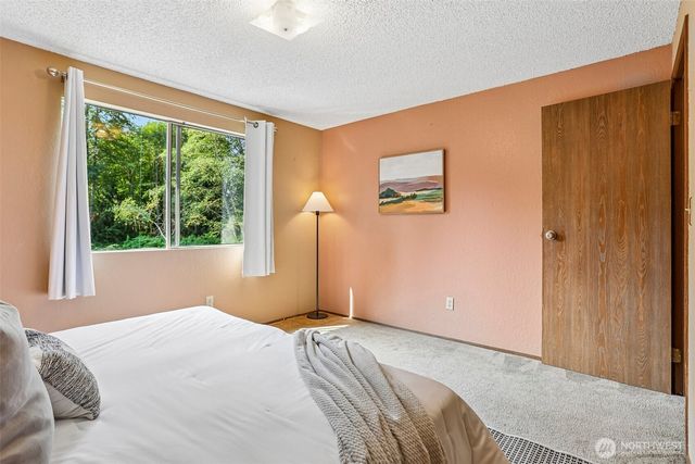 6845 NE 191st Street, Kenmore, WA 98028