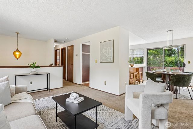 6845 NE 191st Street, Kenmore, WA 98028