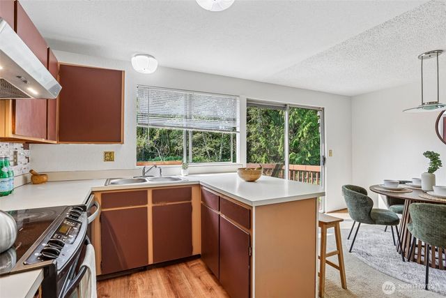6845 NE 191st Street, Kenmore, WA 98028