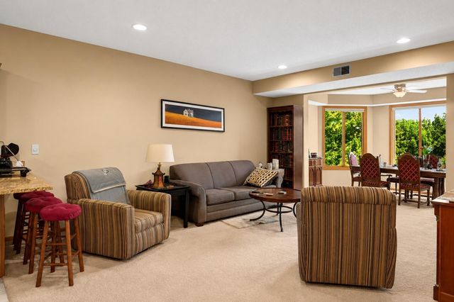 5985 Rowland Road 302, Minnetonka, MN 55343