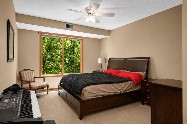 5985 Rowland Road 302, Minnetonka, MN 55343