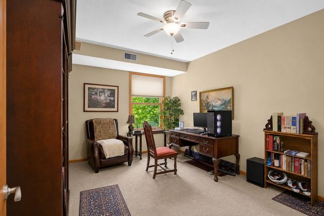 5985 Rowland Road 302, Minnetonka, MN 55343