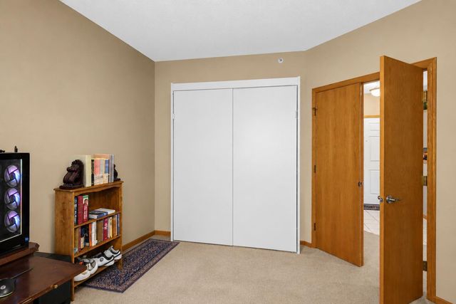 5985 Rowland Road 302, Minnetonka, MN 55343
