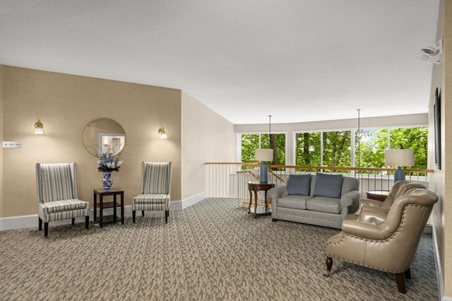 5985 Rowland Road 302, Minnetonka, MN 55343