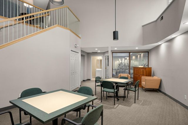 5985 Rowland Road 302, Minnetonka, MN 55343