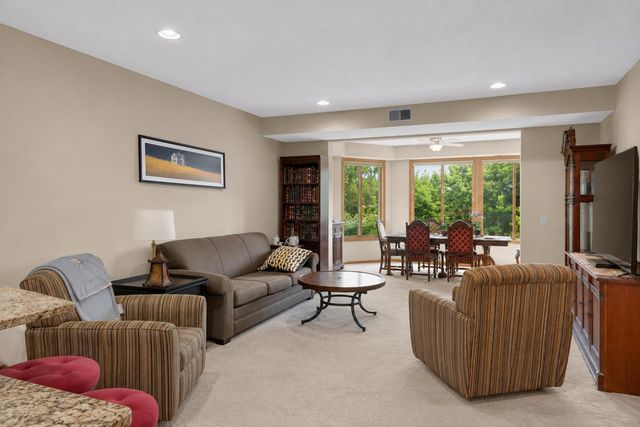 5985 Rowland Road 302, Minnetonka, MN 55343