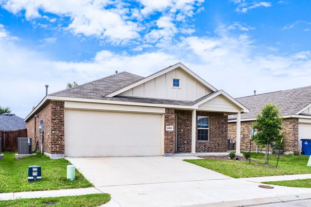2305 Mobile Drive, Ennis, TX 75119