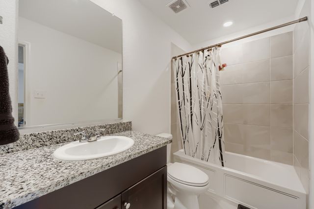 2305 Mobile Drive, Ennis, TX 75119