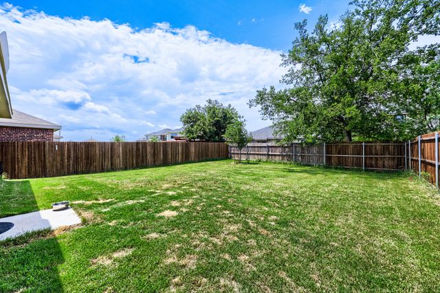 2305 Mobile Drive, Ennis, TX 75119