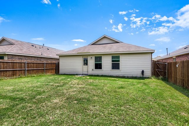 2305 Mobile Drive, Ennis, TX 75119