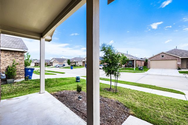 2305 Mobile Drive, Ennis, TX 75119