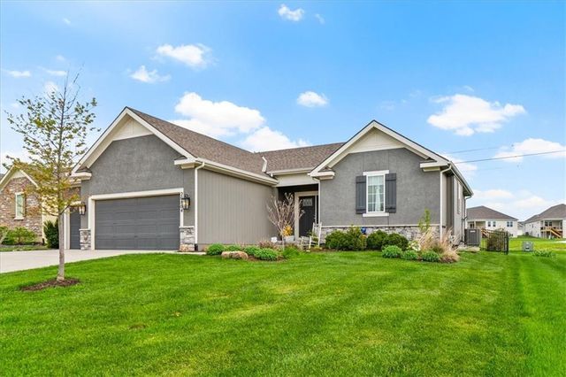 20804 W 189th Street, Spring Hill, KS 66083