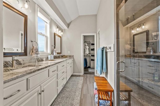 20804 W 189th Street, Spring Hill, KS 66083