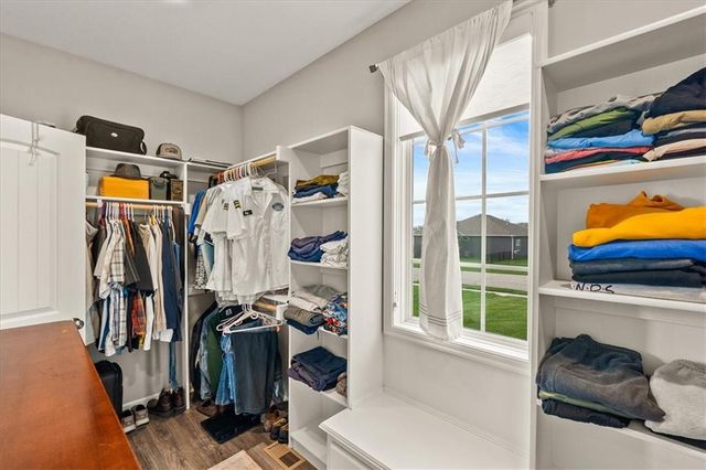 20804 W 189th Street, Spring Hill, KS 66083