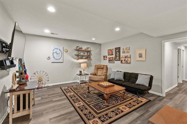 20804 W 189th Street, Spring Hill, KS 66083