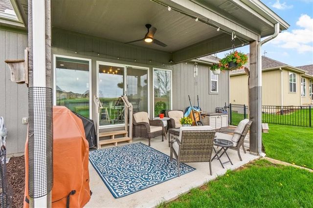 20804 W 189th Street, Spring Hill, KS 66083