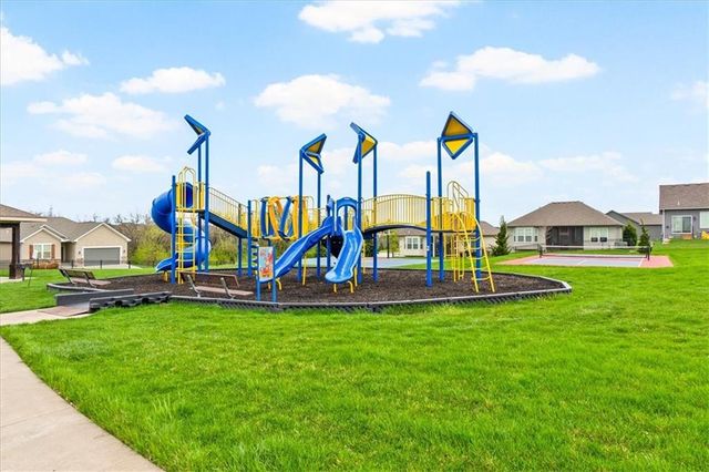 20804 W 189th Street, Spring Hill, KS 66083