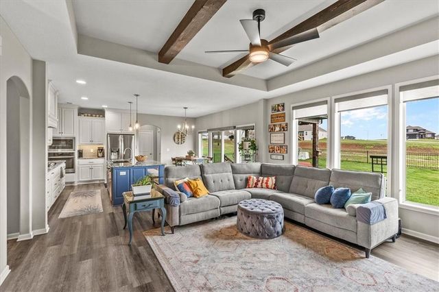 20804 W 189th Street, Spring Hill, KS 66083