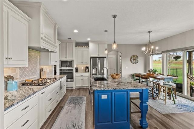 20804 W 189th Street, Spring Hill, KS 66083