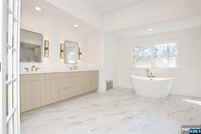337 Franklin, Haworth, NJ 07641