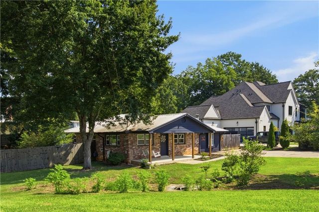 211 Brooke Drive, Alpharetta, GA 30009