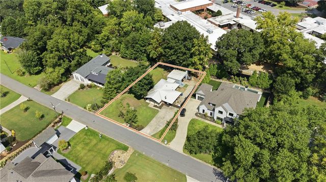 211 Brooke Drive, Alpharetta, GA 30009