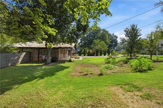 211 Brooke Drive, Alpharetta, GA 30009
