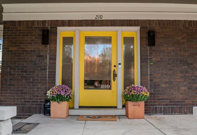 210 N AVALON ST, Memphis, TN 38112