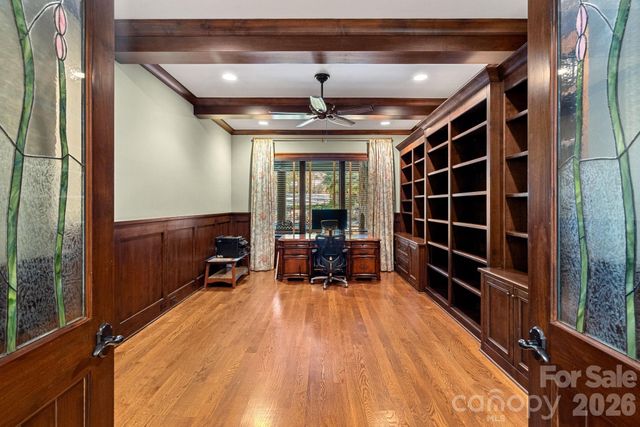 4901 Carmel Park Drive, Charlotte, NC 28226