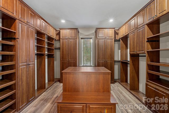 4901 Carmel Park Drive, Charlotte, NC 28226