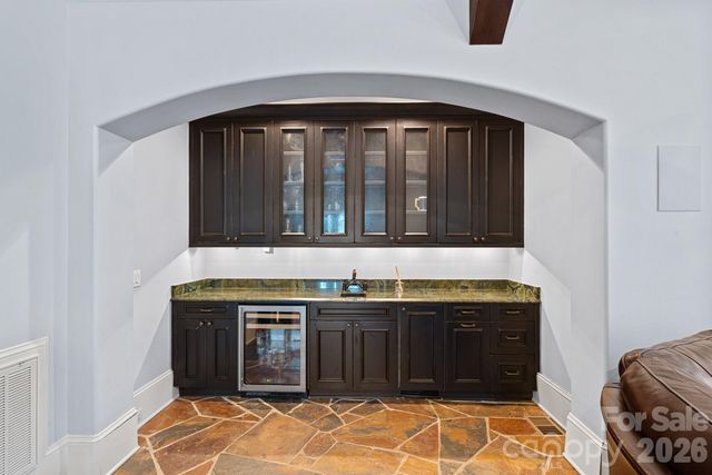 4901 Carmel Park Drive, Charlotte, NC 28226