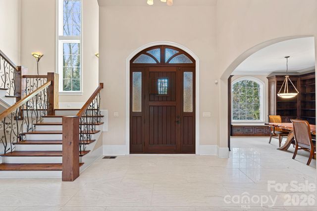 4901 Carmel Park Drive, Charlotte, NC 28226