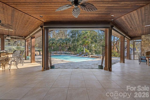 4901 Carmel Park Drive, Charlotte, NC 28226