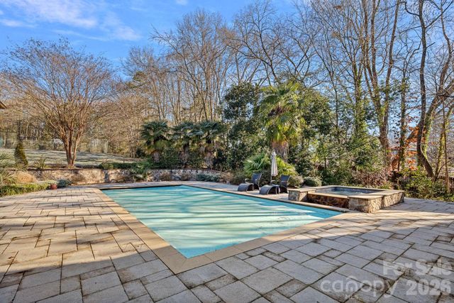 4901 Carmel Park Drive, Charlotte, NC 28226