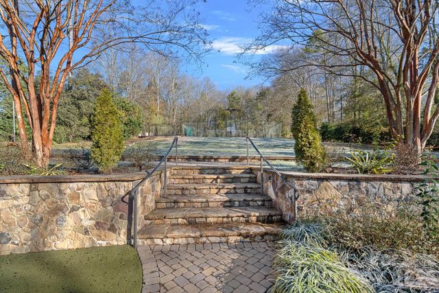 4901 Carmel Park Drive, Charlotte, NC 28226