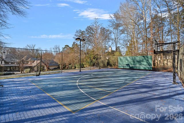 4901 Carmel Park Drive, Charlotte, NC 28226