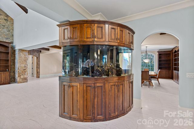 4901 Carmel Park Drive, Charlotte, NC 28226