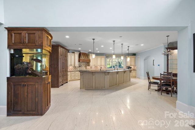 4901 Carmel Park Drive, Charlotte, NC 28226