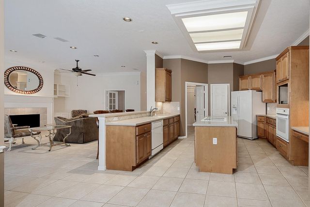 55 W Palmer Bend, The Woodlands, TX 77381