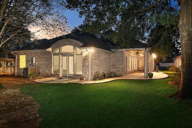 55 W Palmer Bend, The Woodlands, TX 77381