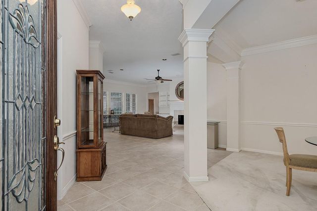 55 W Palmer Bend, The Woodlands, TX 77381