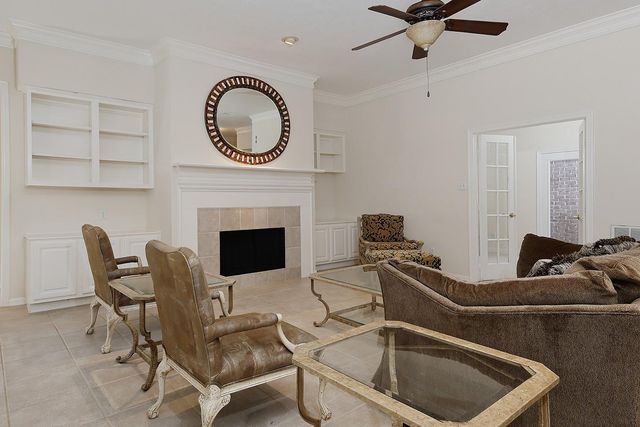 55 W Palmer Bend, The Woodlands, TX 77381