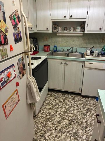 3020 NE 16th Avenue 102, Oakland Park, FL 33334