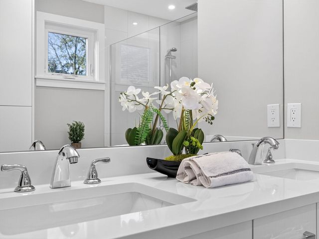 175 School St 2, Boston, MA 02130