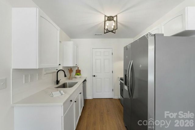 11434 Northwoods Forest Drive, Charlotte, NC 28214