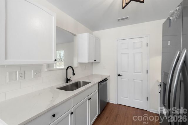 11434 Northwoods Forest Drive, Charlotte, NC 28214